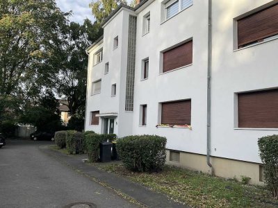 Frisch renovierte 2-Zimmer Wohnung mit großem Balkon