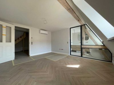 **NEU-Erstbezug - 3-R-Maisonette-Wohnung, große Galarie, 2 Badezimmer, Lift und offene Wohnküche**