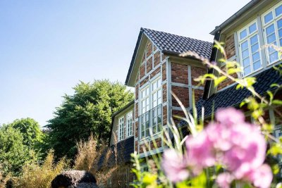 Traumhaft leben auf dem Land. Elegantes Einfamilienhaus inklusive Nebengebäuden bei Sittensen