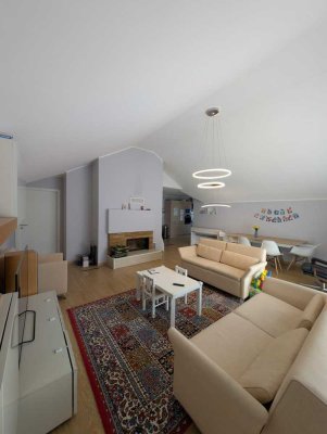 Provisionsfrei! Moderne und neuwertig 4-Zimmer Wohnung
