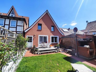 Einfamilienhaus mit Gästehaus am Stadthafen