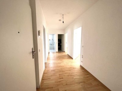 Moderne 3-Zimmer Wohnung im Herzen von Lampertheim mit Balkon!