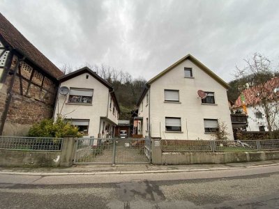 Viel Platz & Möglichkeiten: Wohnensemble mit Scheune in Schriesheim