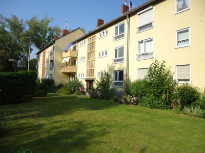 WG-geeignete Wohnung mit Balkon in NIPPES - PROVISIONSFREIER VERKAUF