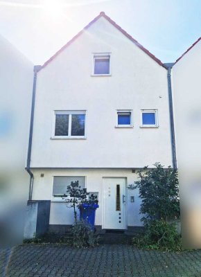 Groß-Zimmern: Gepflegtes Reihenmittelhaus an der grünen Mitte