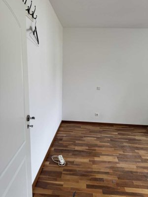 Geschmackvolle  helle 3-Zimmer-Wohnung mit Balkon und Einbauküche in Wiesbaden