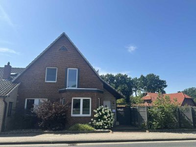 Sanierte Wohnung auf 2 Etagen mit Garten - zentral in Wardenburg