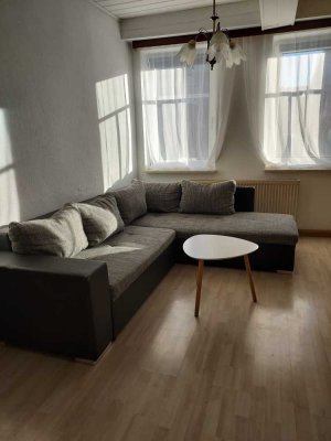 Helle 2 Zimmer Wohnung (möbliert möglich)