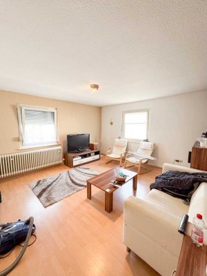 2-Zimmer Wohnung mit Einbauküche und Pkw-Stellplatz