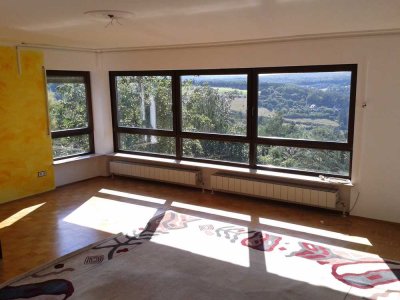 Mit Weitblick: Großzügiges EFH in Würzburg
