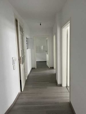 gepflegte neuwertige 3 Zimmer Erdgeschosswohnung