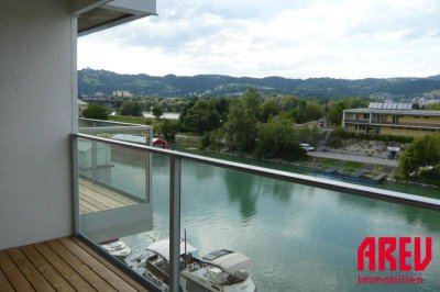 HELLE 2 ZIMMERWOHNUNG AM WASSER MIT LOGGIA - TOP 64