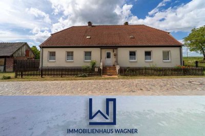 Vielseitiges Haus mit Stall / Scheune und großem Grundstück