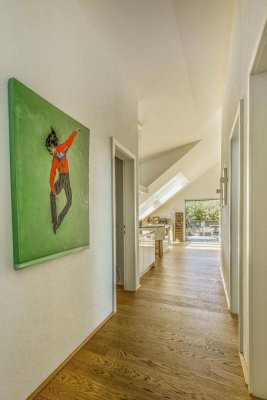 Hallo,darf ich mich Vorstellen ich bin eine große 2-Zimmer Dachterrassenwohnung in Mondsee