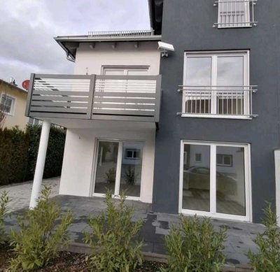 Doppelhaushälfte zur Vermieten mit Einbauküche