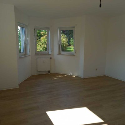 Helle 56qm 2-Zimmer-Wohnung mit Abstellraum und eigenem Parkplatz in ruhiger Lage zu vermieten
