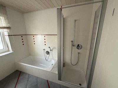 Freundliche und gepflegte 2-Zimmer-Dachgeschosswohnung mit Balkon in Crailsheim