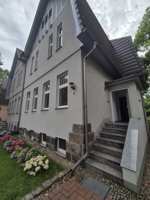3-Raum-Erdgeschosswohnung mit Balkon, sehr hell, vollst. renoviert
