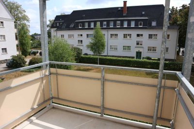 Moderne Whg. mit Laminat + Balkon im Heimgarten