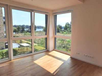 Wohnen direkt am See! Exklusive 2-Zimmer-Wohnung mit Balkon, Einbauküche, Tiefgarage & Fahrstuhl