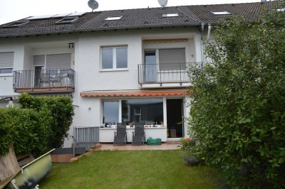 PRIVAT! Attraktives und vollständig renoviertes 5-Zimmer-Reihenhaus mit EBK in Wiesbaden Nordenstadt