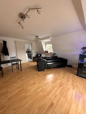 schöne 2 Zimmerwohnung mit Balkon und KFZ-Stellplatz
