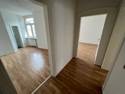 ** schicke, 2,5 Zimmer Wohnung in zentraler Lage**