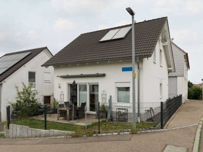 Neuwertigeres Einfamilienhaus mit durchdachtem Grundriss und hochwertiger Ausstattung