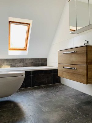 Dachwohnung mit 3 Zimmern, Ingolstadt Süd (Unsernherrn)