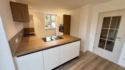 Wunderschöne Wohnung - wie eine Doppelhaushälfte - mit ca. 350 m² Garten