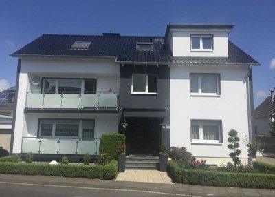 3 Zimmer- Dachgeschosswohnung in ruhiger Lage in Meckenheim-Merl