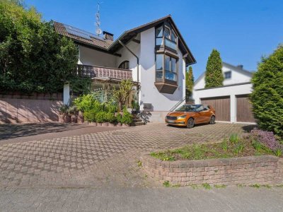 Großes Haus mit Einliegerwohnung