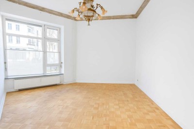 Frisch renovierte und sanierte Stuckaltbauwohnung mit 3-Zimmer Option auf der beliebten Roten Insel