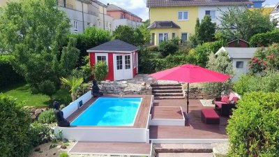 THE PERFECT HOUSE FOR COUPLES OR A SMALL FAMILY! 
House with garden, pool, and much more