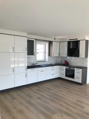 Helle moderne 4 Zimmer Wohnung mit Dachterrasse in zentraler Lage von Kaltenkirchen zu vermieten