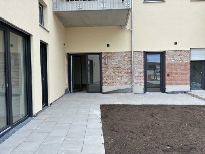 Große 4-Zimmer Wohnung mit Terrasse und kleinem Garten
