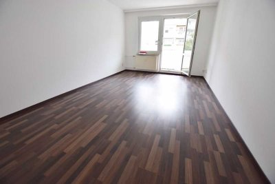 Gutgeschnittene 4 Zimmerwohnung mit Balkon und Blick ins Grüne!