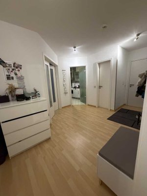 Im Herzen von Kelkheim: Helle 2,5-Zimmer-Wohnung mit Balkon und Parkplatz in Tiefgarage