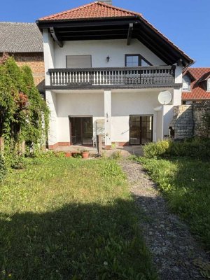 Familienfreundliches EFH mit historischem Gewölbekeller, Carport und Garten