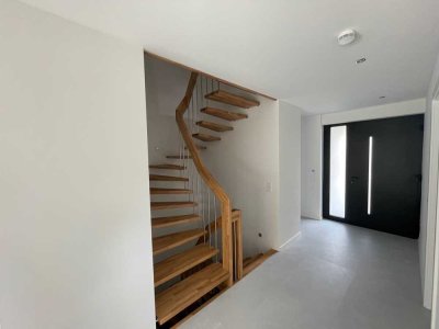 Moderne Doppelhaushälfte in Lorch – Neubau 2022 mit viel Platz und Komfort