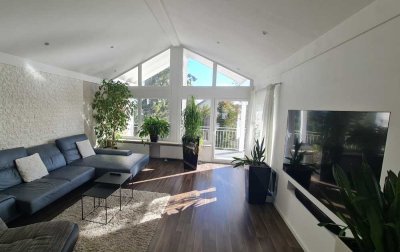Geräumiges, teilmöbliertes Einfamilienhaus mit geh. Innenausstattung, EBK und beheiztem Pool