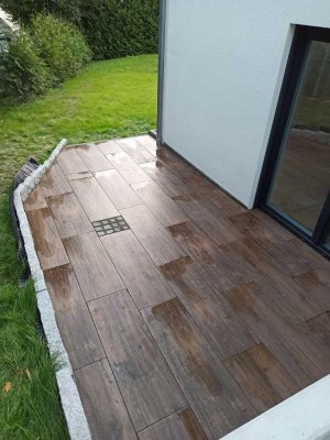 Neuwertige Terrassenwohnung mit 3 Zimmern, Gartenzugang, EBK