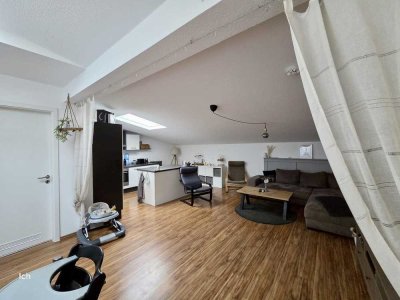 Provisionsfrei: exklusive 4-Zimmer-Wohnung mit Dachterrasse
