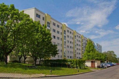 Aktuelle Renovierung einer schönen 3-Raum-Wohnung mit Balkon! Bilder folgen