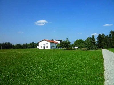 5-Zi. EG-Wohnung mit Terrasse und Einbauküche in traumhafter Alleinlage - Natur pur - keine Makler!