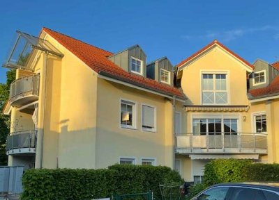 Wohntraum: sonnig und ruhig! 2,5 Zimmer Wohnung mit großem Balkon in Altötting-Süd