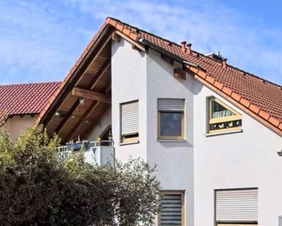 Sanierte Wohnung mit viereinhalb Zimmern sowie Balkon und EBK in Bopfingen