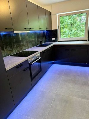 3 Zimmer - mit EBK und Balkon