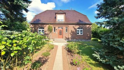 Einfamilienhaus mit privatem Seezugang in Mirow