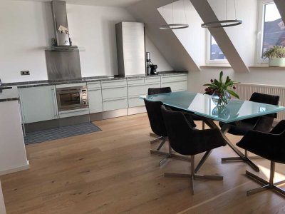 Exklusive 4,5-Zimmer Maisonette-Wohnung im 5. OG mit Balkon in Nürnberg-Uhlandstraße